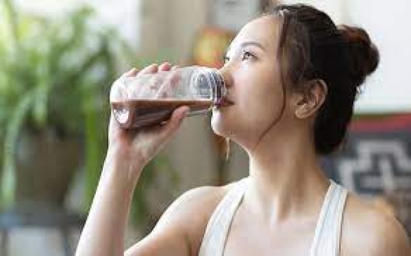 プロテインを飲むベストなタイミング|目的別に効果を解説